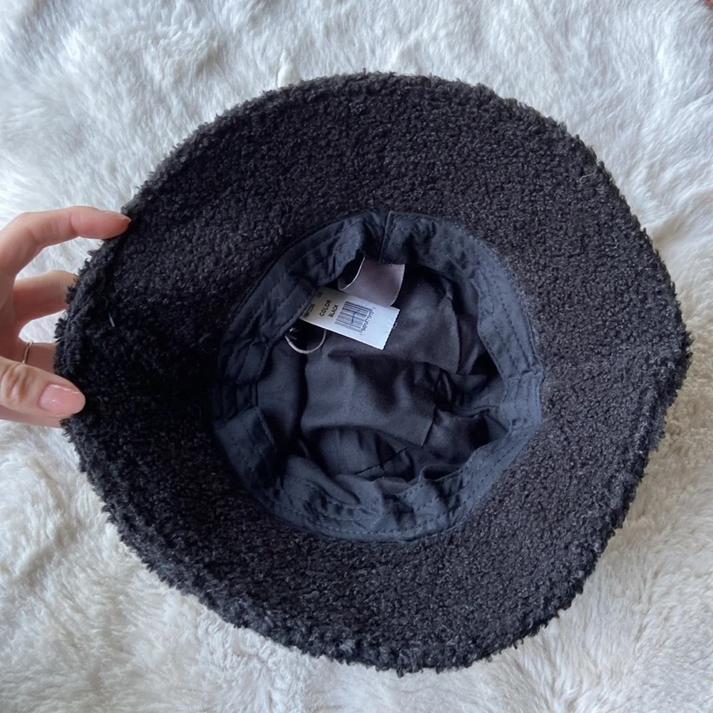 Vince Camuto black bucket hat faux shearling teddy cozy fall accessory OSFM